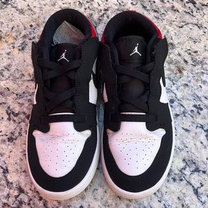 Boys sneakers (Velcro/No Tie)